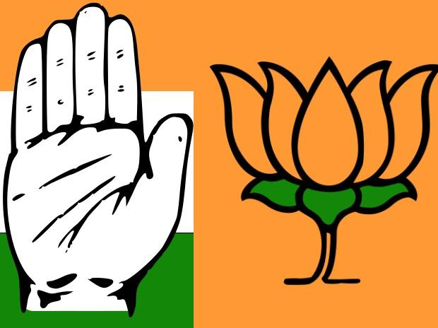 Sonia And Rahul Gandhi, Manmohan Singh, Read Constitution At Protest
