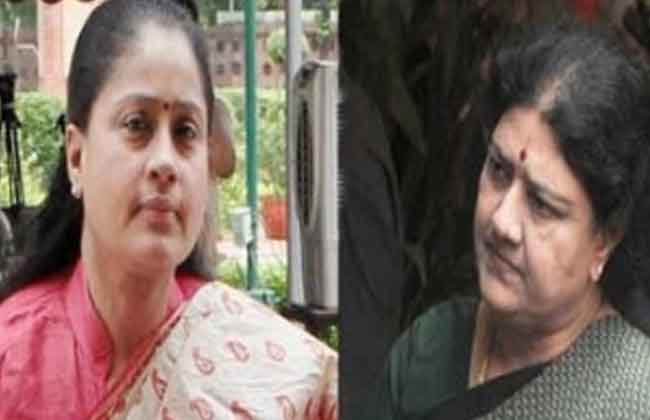 ఎందుకో : శశికళతో రాములమ్మ మంతనాలు ఎందుకో : శశికళతో రాములమ్మ మంతనాలు