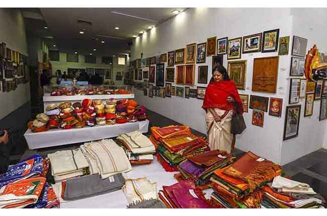మోడీ గిఫ్ట్స్ వేలం : 1900 బహుమతులు అమ్మకానికి మోడీ గిఫ్ట్స్ వేలం : 1900 బహుమతులు అమ్మకానికి