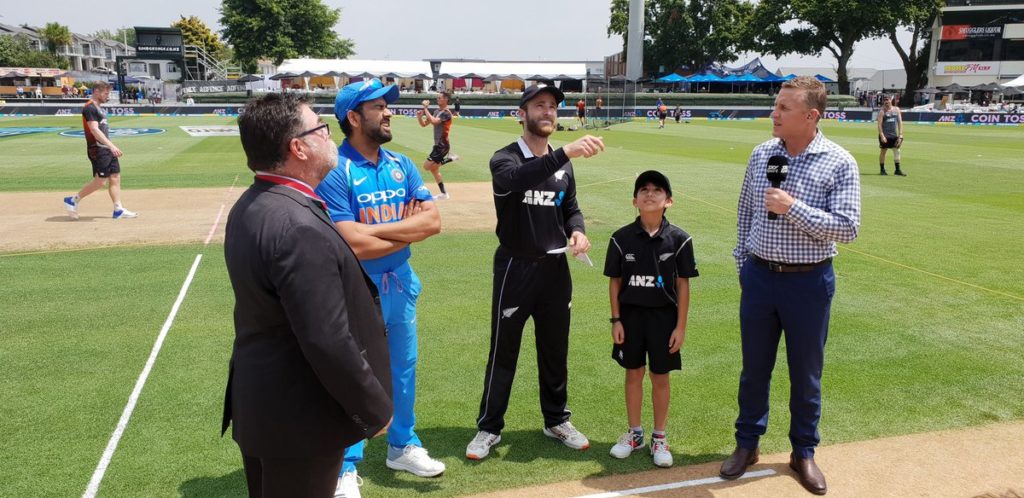 New Zealand win the toss and elect to bowl first in the 4th ODI against