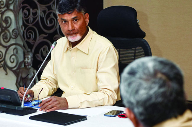 జగన్ పై దాడి కేసు : డీజీపీ, అడ్వకేట్ జనరల్ తో చంద్రబాబు భేటీ జగన్ పై దాడి కేసు : డీజీపీ, అడ్వకేట్ జనరల్ తో చంద్రబాబు భేటీ