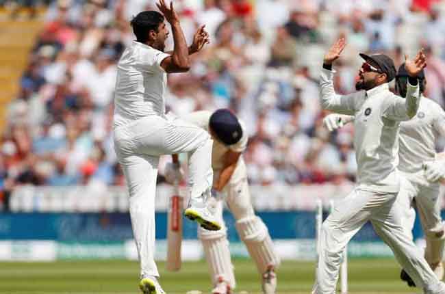 Australia trail by 365 runs with 2 wickets remaining in the innings | 10TV