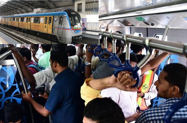 2.25 lakh passengers travel in Metro Rails for oneday