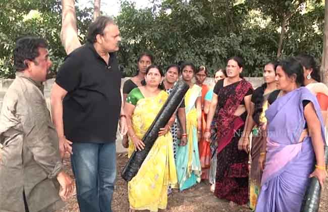 ఎర్రోడి వీరగాథ : బాలయ్యను వదలా అంటున్న నాగబాబు ఎర్రోడి వీరగాథ : బాలయ్యను వదలా అంటున్న నాగబాబు