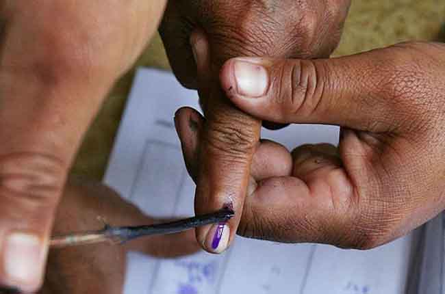 Ink on middle finger for Telangana Panchayat elections | 10TV