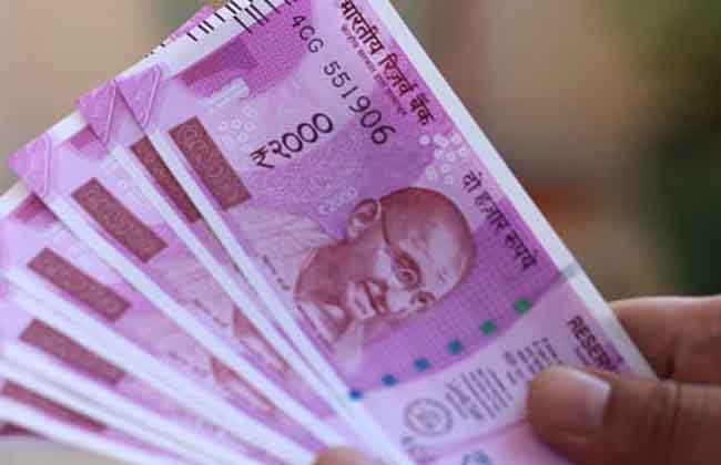 Govt To Ban Rs 2000 Notes