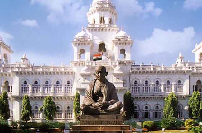 మంత్రివర్గ విస్తరణకు ఎన్నికలు అడ్డుకాదు: ఈసీ మంత్రివర్గ విస్తరణకు ఎన్నికలు అడ్డుకాదు: ఈసీ