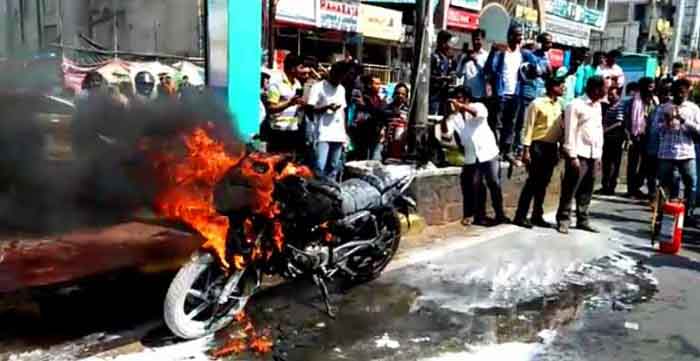 bike catches fired in himayath nagar