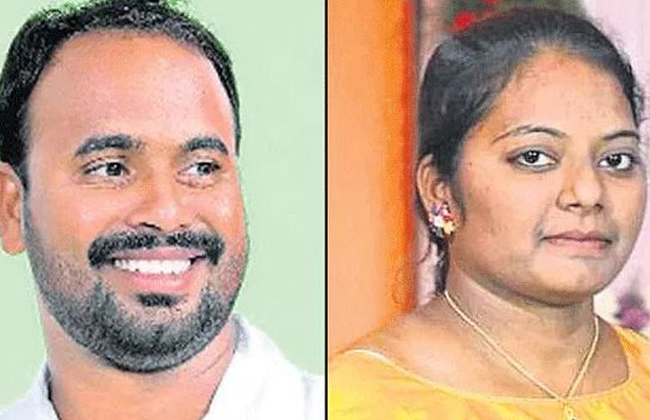 బ్రేకింగ్: జ్యోతి హత్యకేసులో శ్రీనివాస రావు పై కేసు నమోదు బ్రేకింగ్: జ్యోతి హత్యకేసులో శ్రీనివాస రావు పై కేసు నమోదు