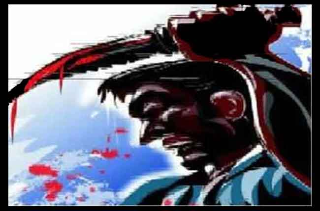 కోడలితో అక్రమ సంబంధం : కొడుకును ముక్కలుగా నరికేశాడు కోడలితో అక్రమ సంబంధం : కొడుకును ముక్కలుగా నరికేశాడు