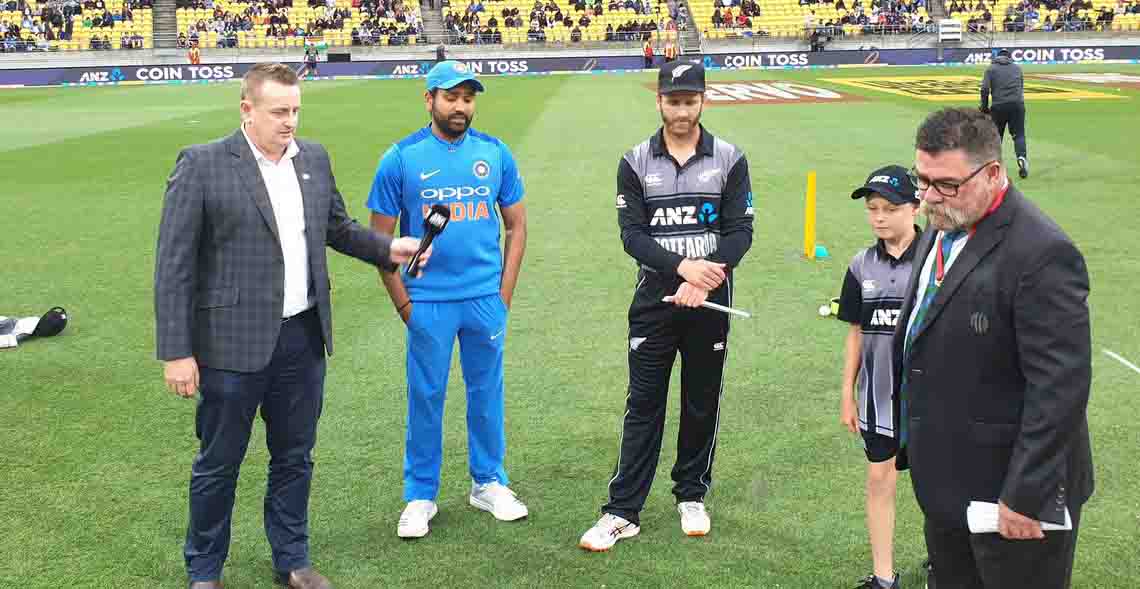 కివీస్తో తొలి టీ20: టాస్ గెలిచి ఫీల్డింగ్ ఎంచుకున్న భారత్ కివీస్తో తొలి టీ20: టాస్ గెలిచి ఫీల్డింగ్ ఎంచుకున్న భారత్