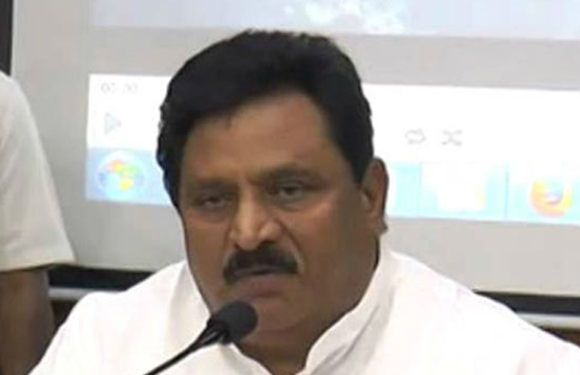 పోలీస్ ప్రమోషన్లపై చర్చకు సిధ్ధం : చినరాజప్ప పోలీస్ ప్రమోషన్లపై చర్చకు సిధ్ధం : చినరాజప్ప