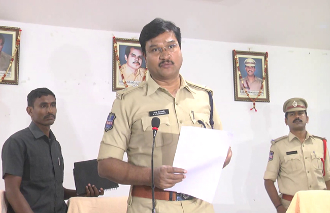 betting gang arrested: Rs 5 lakhs seized