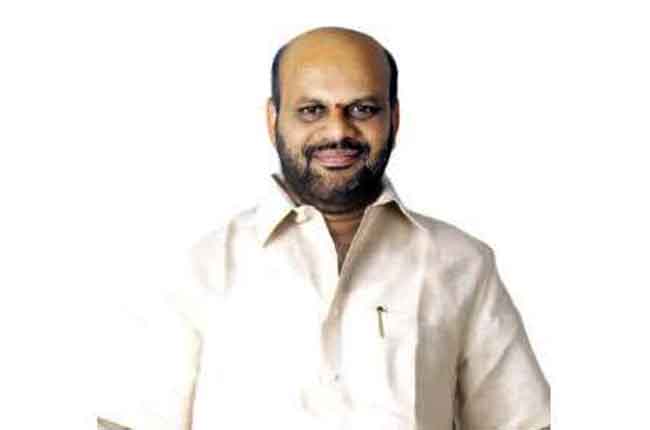 Komaragiri YCP Leaders Stopped Pithapuram MLA Varma Election Campaign