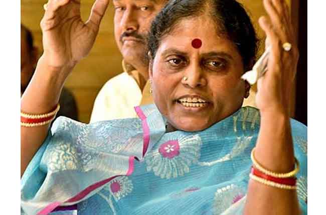 Give One Chance Jaganmohan Reddy Says Vijayamma