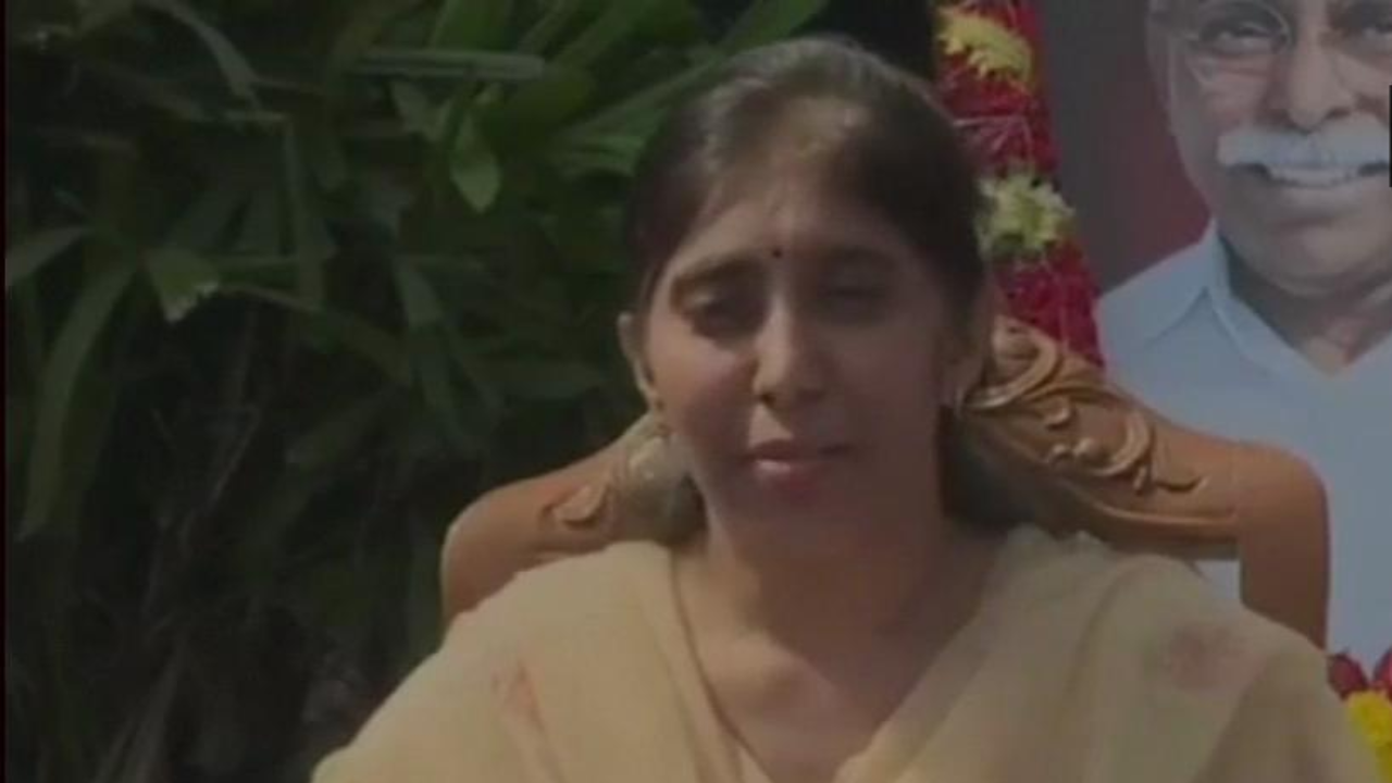 వివేకా హత్య కేసు : ఎంపీగా గెలిచేందుకే చంపేశారు వివేకా హత్య కేసు : ఎంపీగా గెలిచేందుకే చంపేశారు
