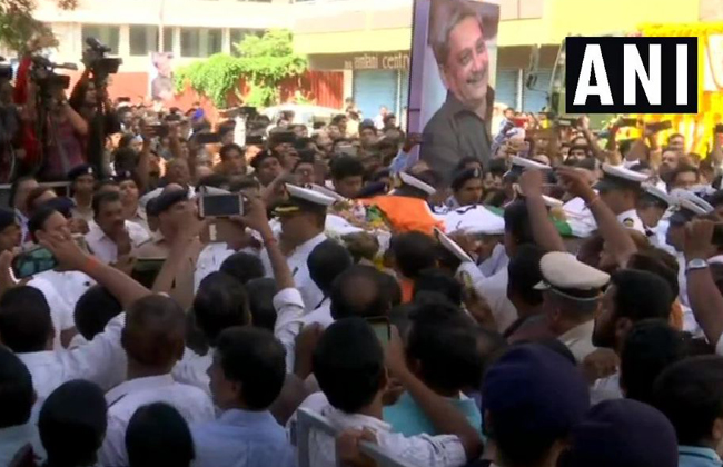 Manohar parrikar funerals today Evening