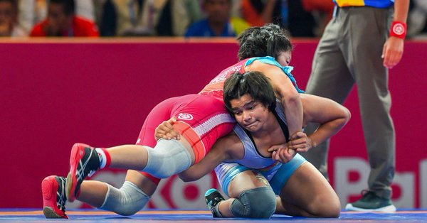 Divya Kakran, Manju Kumari win bronze medals