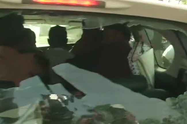 అసన్సోల్లో ఉద్రిక్తత : BJP – TMC వర్గాల ఘర్షణ అసన్సోల్లో ఉద్రిక్తత : BJP – TMC వర్గాల ఘర్షణ