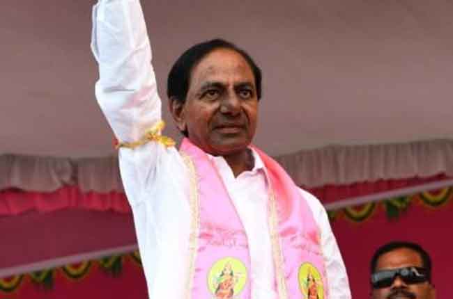 అఖిలేశ్తో లంచ్ చేస్తున్న యోగి ఆదిత్యనాథ్?? అఖిలేశ్తో లంచ్ చేస్తున్న యోగి ఆదిత్యనాథ్??