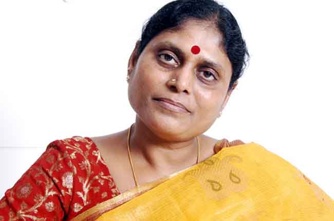 YS Vijayamma Slams Babu Vijayamma Election Campaign In Srikakulam