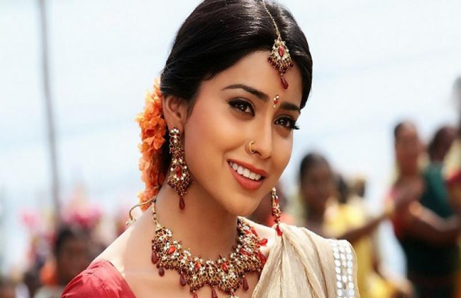 వడివేలు ‘యమలోకం’.. స్పెషల్ సాంగ్ లో శ్రియ వడివేలు ‘యమలోకం’.. స్పెషల్ సాంగ్ లో శ్రియ