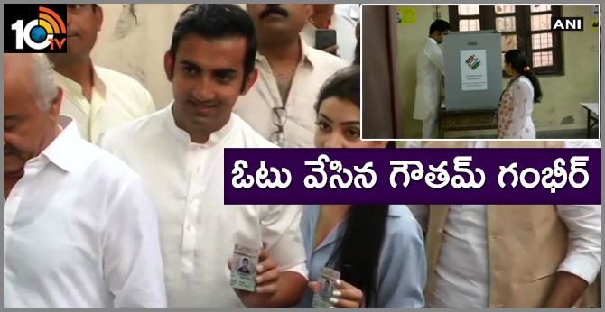 BJP Candidate from East Delhi Gautam Gambhir casts his vote at a polling booth in Old Rajinder Nagar