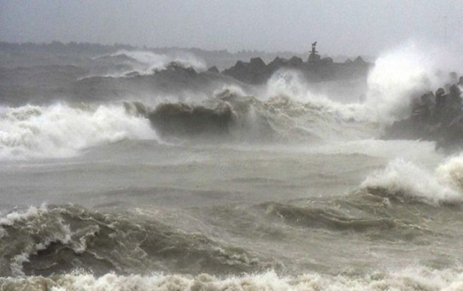 cyclone fani set to hit odisha soon