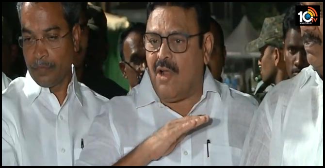 రాజధాని రగడ : అన్ని డబ్బులు లేవు..రైతులను సంతోషపరుస్తాం రాజధాని రగడ : అన్ని డబ్బులు లేవు..రైతులను సంతోషపరుస్తాం