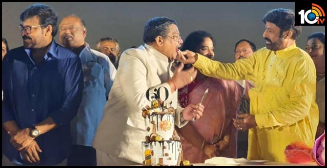 సి.కళ్యాణ్ బర్త్డే పార్టీలో చిరు, బాలయ్య సందడి! సి.కళ్యాణ్ బర్త్డే పార్టీలో చిరు, బాలయ్య సందడి!