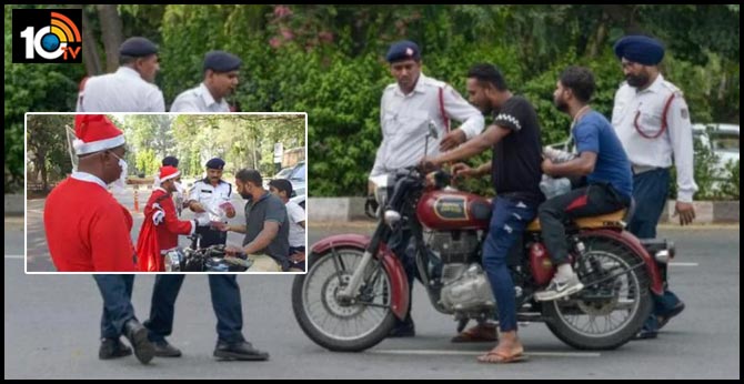 Goa Traffic police Dress As Santa Claus To Hand Out Treats, Educate Motorists