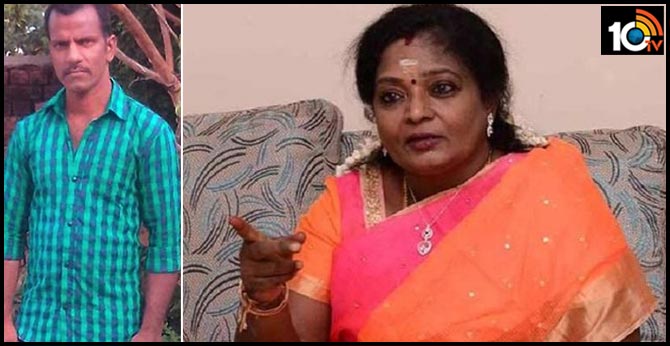 గవర్నర్ను కలిసిన హాజీపూర్ బాధిత కుటుంబాలు : శ్రీనివాసరెడ్డికి ఉరిశిక్ష విధించండి గవర్నర్ను కలిసిన హాజీపూర్ బాధిత కుటుంబాలు : శ్రీనివాసరెడ్డికి ఉరిశిక్ష విధించండి