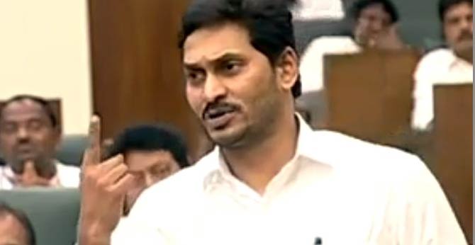 సభా సమరం : నాకు ఒక్కతే భార్య..ముగ్గురు..నలుగురు లేరు – జగన్ సభా సమరం : నాకు ఒక్కతే భార్య..ముగ్గురు..నలుగురు లేరు – జగన్