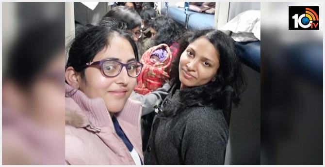 Indian Army Captains help deliver premature baby onboard