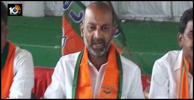 Karimnagar MP Sanjay takes on Officials not caring him