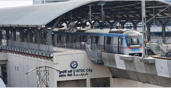 MakeMyTrip on Hyderabad Metro Trip to six at once