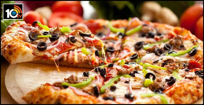 Ordering a pizza, Looted Rs.95 thousands