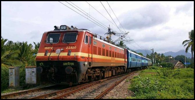 Railways operating ratio of 98.44 per cent in 2017-18, worst in last 10 years: CAG