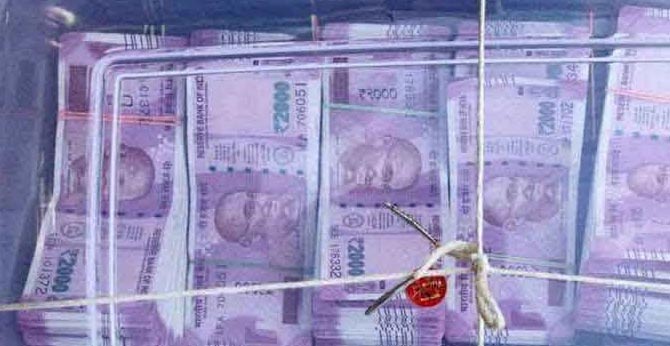 Rs.5.44 lakhs counterfeit notes seized