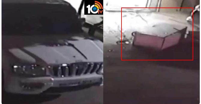 Pune: Thieves Uses Mahindra Scorpio SUV To Dislodge An ATM Machine