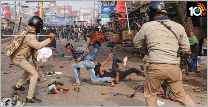 యూపీలో చనిపోయింది 11మంది.. పోలీసుల లెక్కల్లో ఆరుగురే యూపీలో చనిపోయింది 11మంది.. పోలీసుల లెక్కల్లో ఆరుగురే