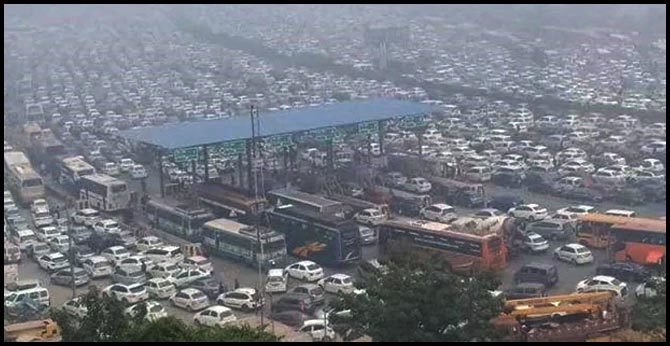 Left my car, walked back home: Travel chaos at Delhi-Gurugram highway amid anti-CAA protests