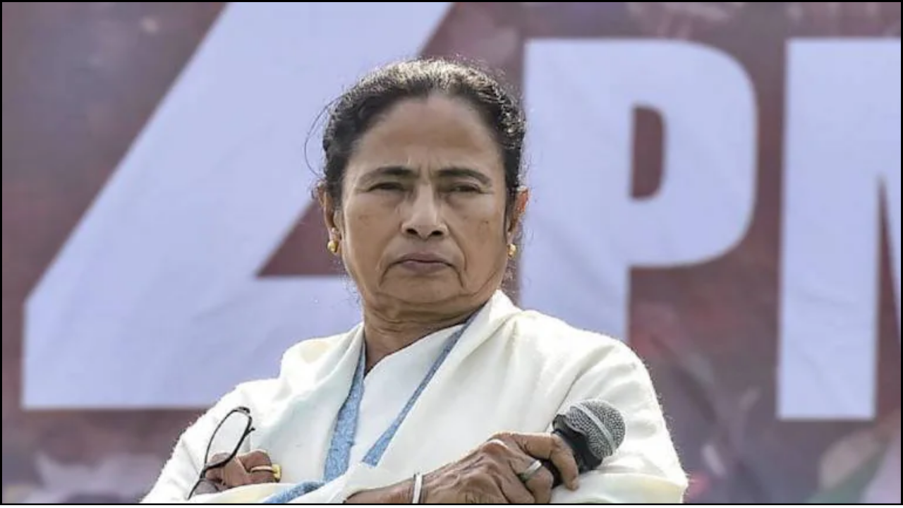 మమతకు హైకోర్టు షాక్…ఆ ప్రకటనలు నిలిపివేయండి మమతకు హైకోర్టు షాక్…ఆ ప్రకటనలు నిలిపివేయండి