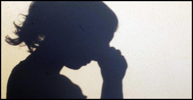 women suicide attempt warning against police