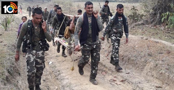 A team of CRPF carried a pragnant woman to 6 km through the jungles of village Padeda Bijapur 