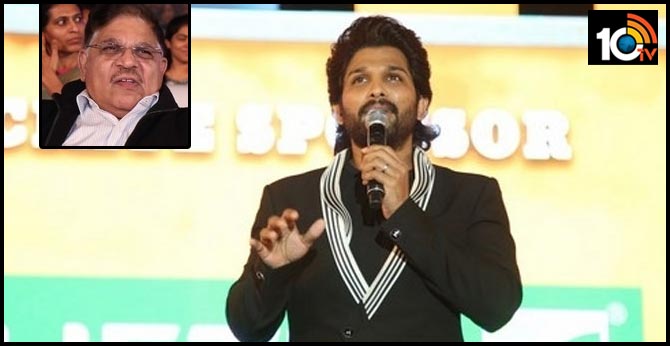 Allu Arjun Emotional: Demands Padma Sri to His Father