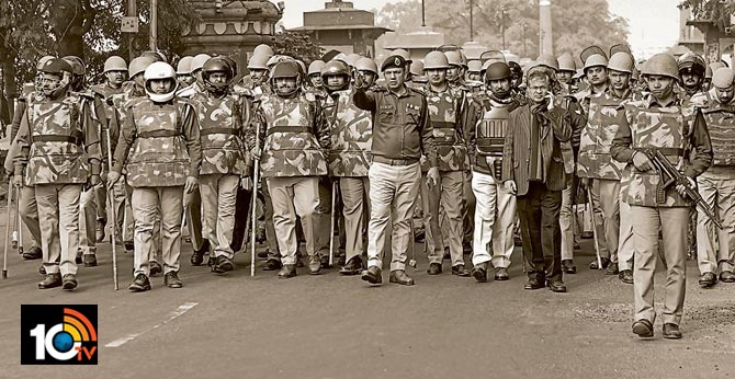 పోలీసులను విమర్శించద్దు….ఎందుకంటే! పోలీసులను విమర్శించద్దు….ఎందుకంటే!