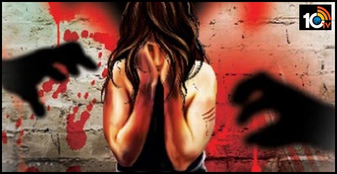 9 నెలల్లో 5 హత్యలు : వణికిపోతున్న వరంగల్ అమ్మాయిలు 9 నెలల్లో 5 హత్యలు : వణికిపోతున్న వరంగల్ అమ్మాయిలు