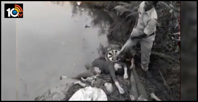 Five killed as car falls into canal In Srikakulam district Kottapalli
