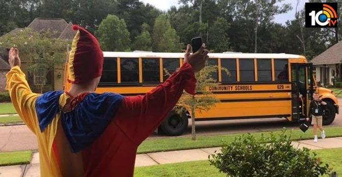 Louisiana Teen Hilariously Surprises Younger Brother at Bus Stop with Different Costumes Every Day